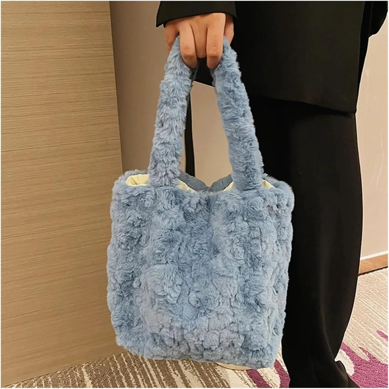 Fluffy Tote Bag Plush Women Fashion Totes Soft Fluffy Large Underarm Bag Furry Handbag(Brown)