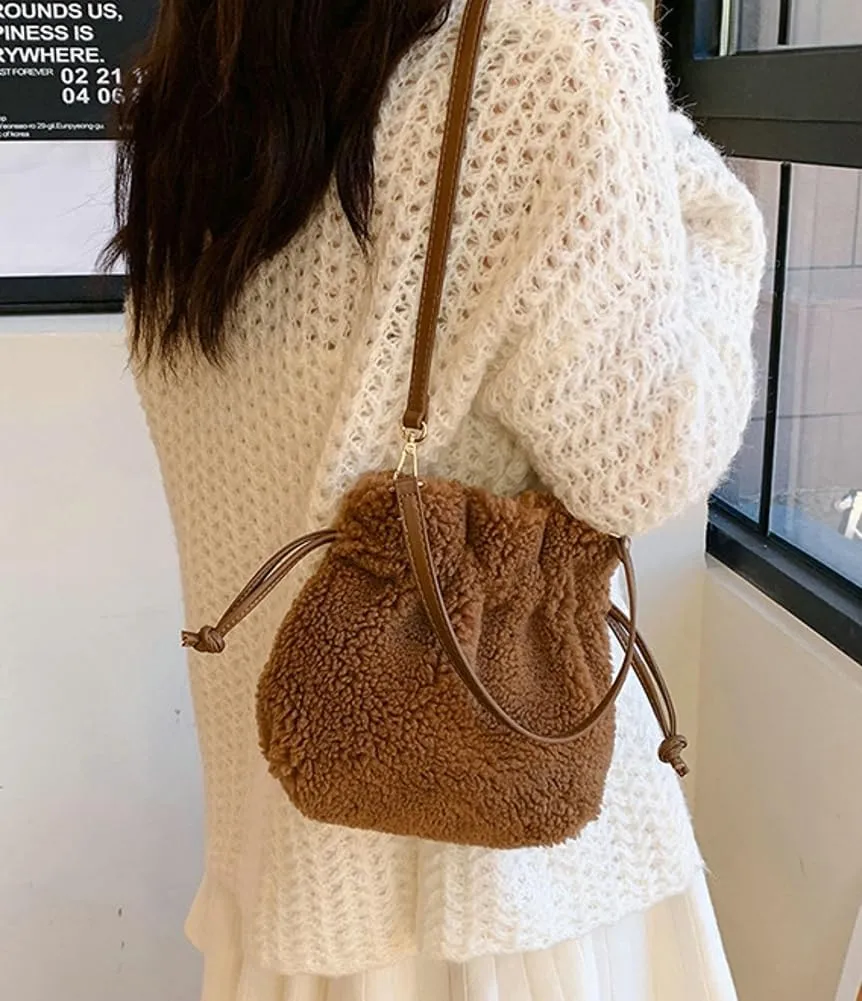 Fuzzy Plush Purse for Women Trendy Bucket Handbag Small Shoulder Crossbody Totes Cute Evening Bag with Drawstring
