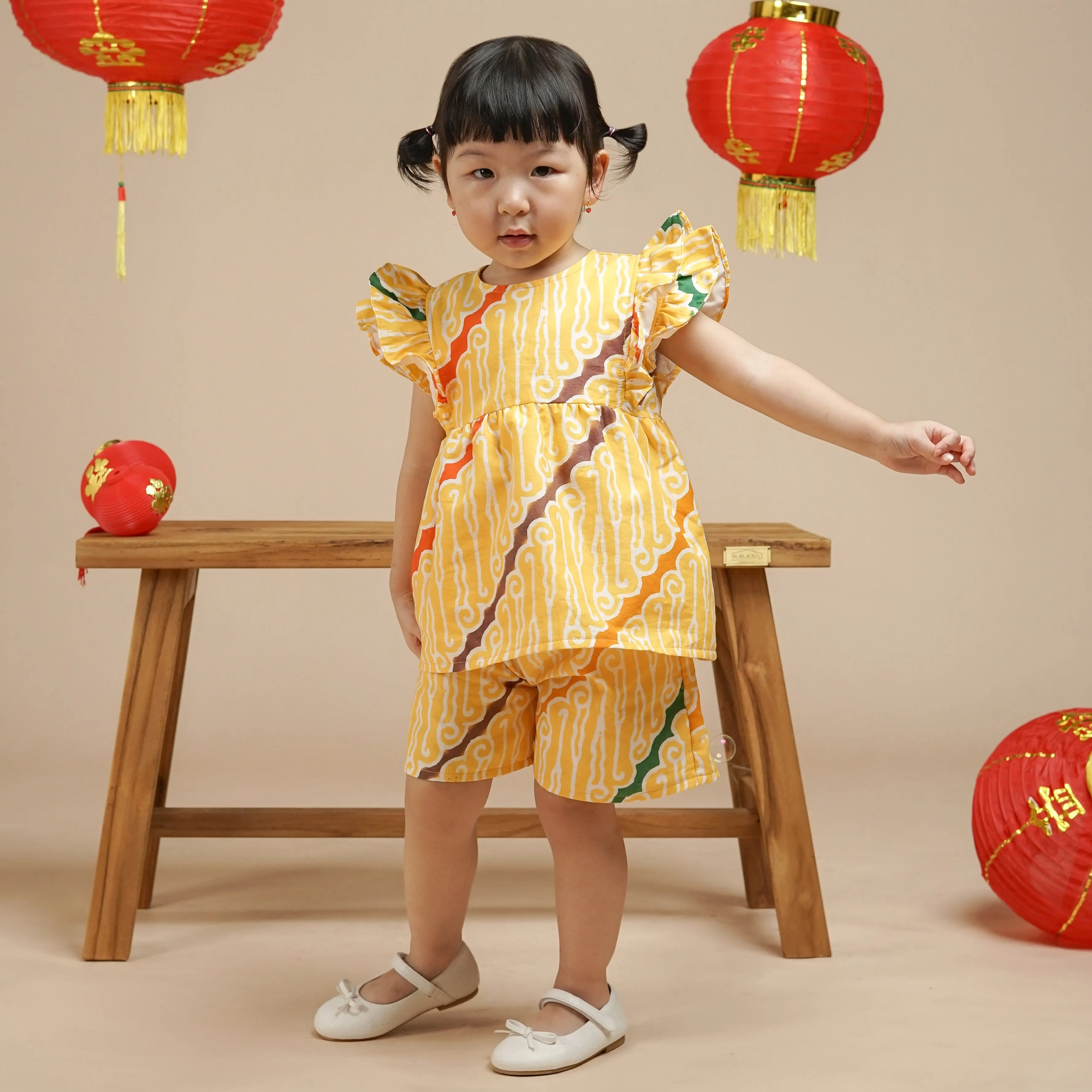 Rolling Pineapple Ruffles Top