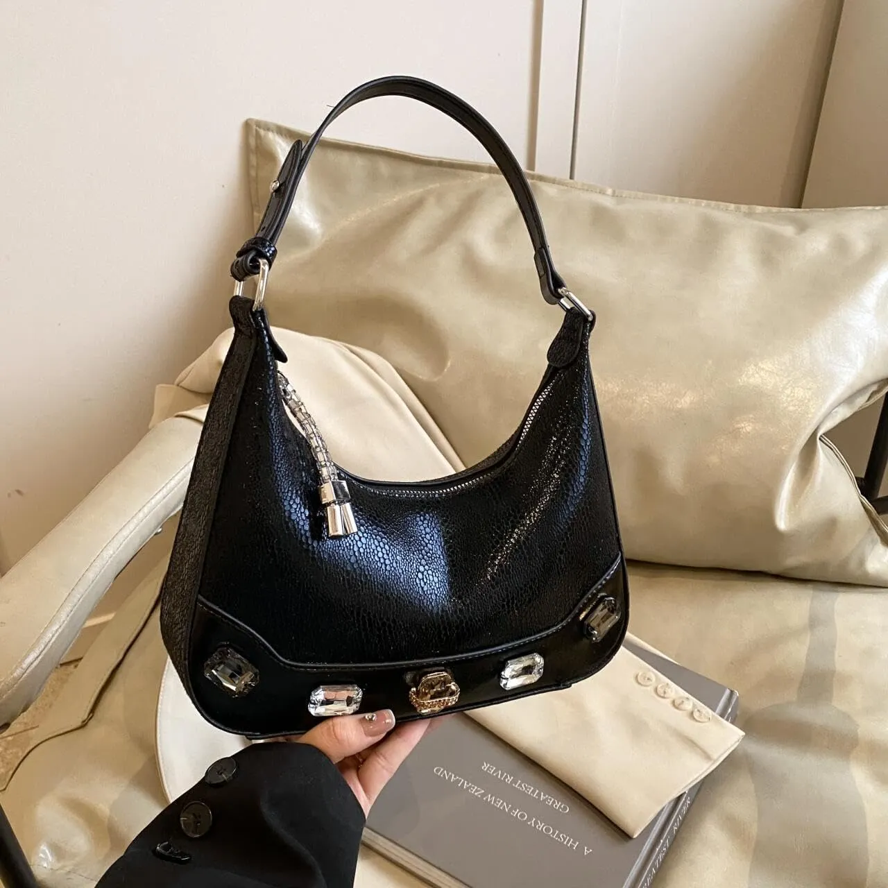 Trendy Snake Print Hobos Handbag Purse for Women Shoulder Crossbody Bag Retro Diamond Totes with Removable Strap