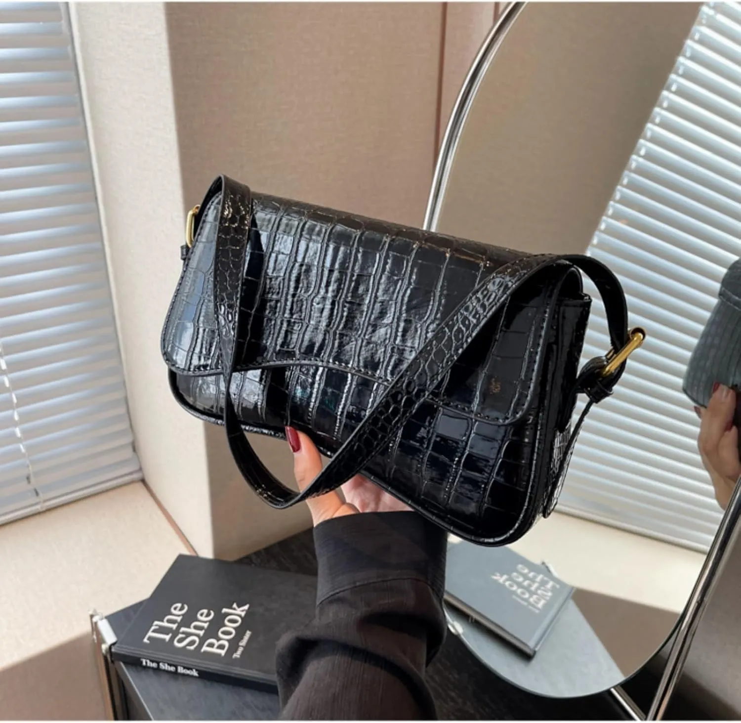 Women Vegan Leather Hobo Shoulder Bags Y2k Trendy Crossbody Purse Pu Leather Underarm Bag Adjustable Shoulder Purse